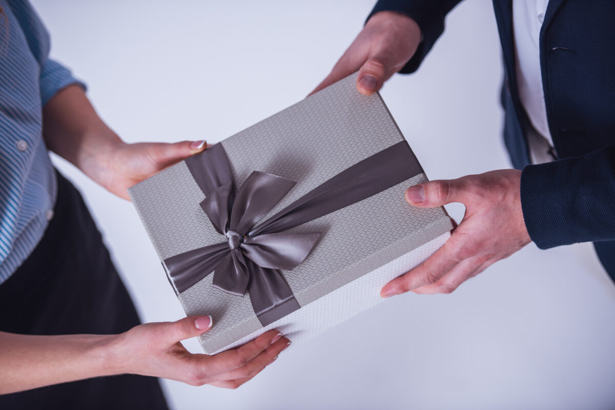 Premium corporate gifts for employee & Clients engagement – CGS