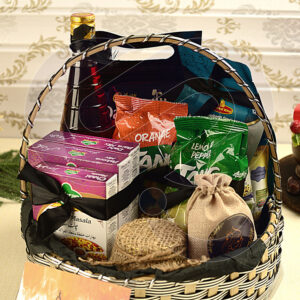 Moonlight Ramadan Basket with Dates, Snacks, Rooh Afza, and Tasbeeh – Elegant Corporate Gifts for Employees during Ramadan