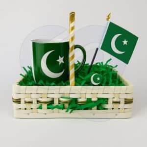 Azadi celebration gift basket with mini flag, ceramic mug, and badge for 14 August corporate gifting from CGS